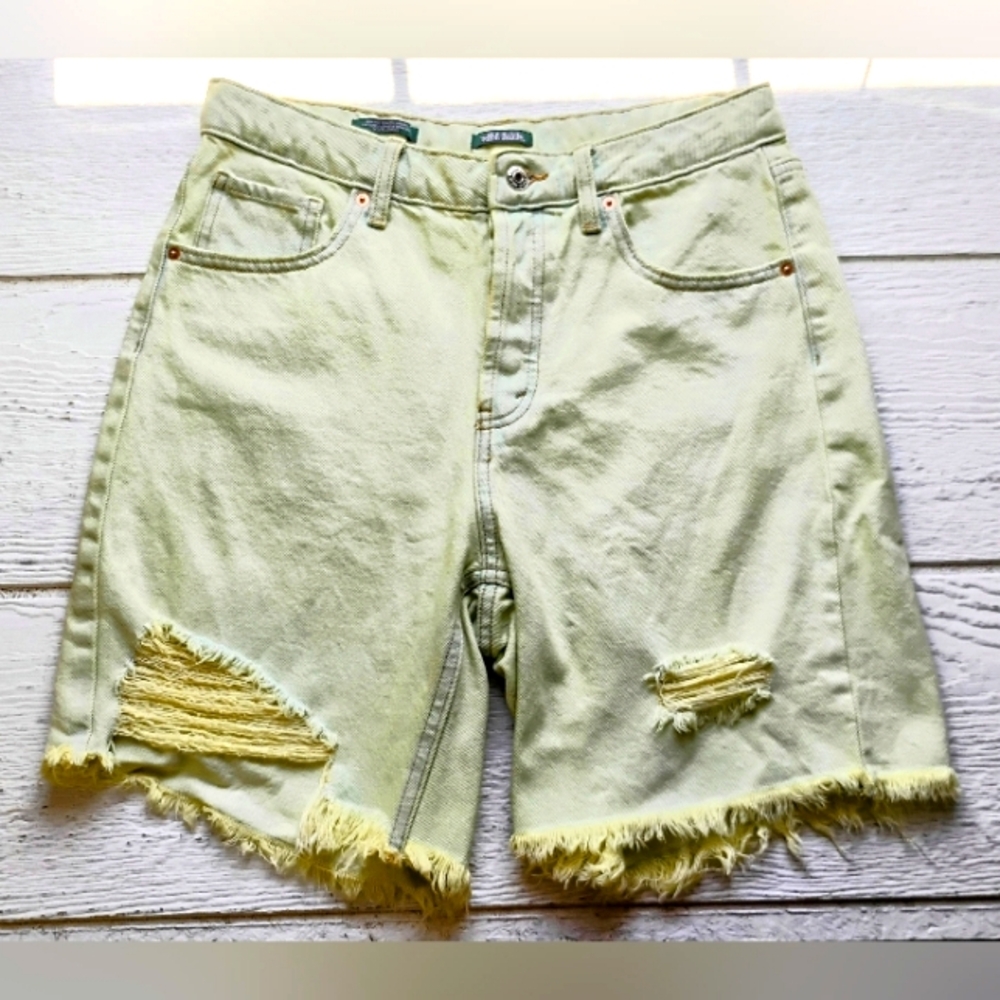 Distressed Wild Fable Shorts High Rise Bermuda Style Women's Sz 6 Button Closure